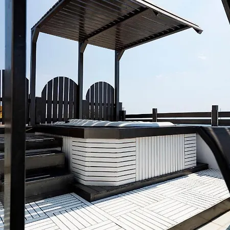 Harbour Lounge Apartment *