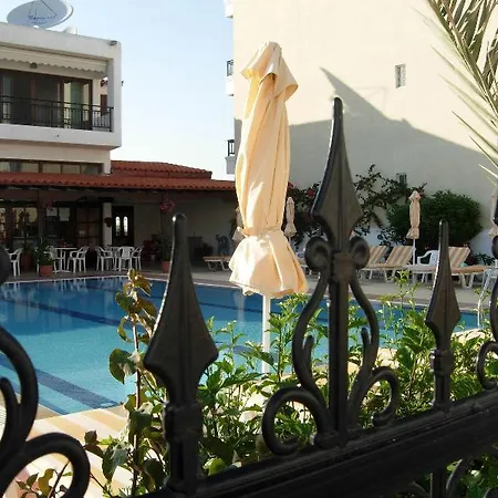 Philippos & Aparthotel 3*