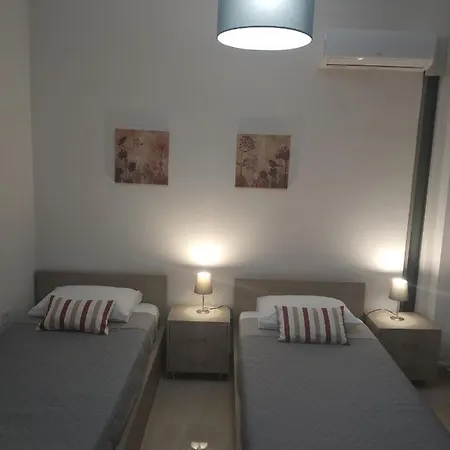 Fotaki's - Comfortable Newbuilt 2 Bedroom Home, 20 Meters From The Sea