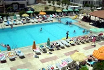 Peters Kool Pool Apts 2*