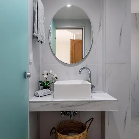 Noa Beachfront Apartment *