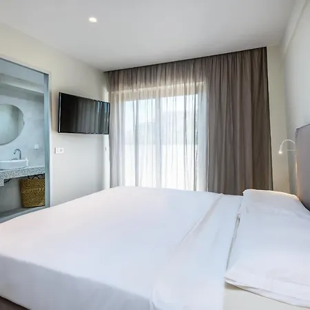 Noa Beachfront Apartment *