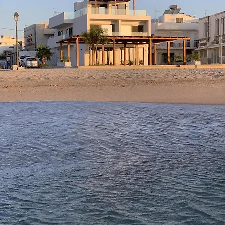 Noa Beachfront Apartment