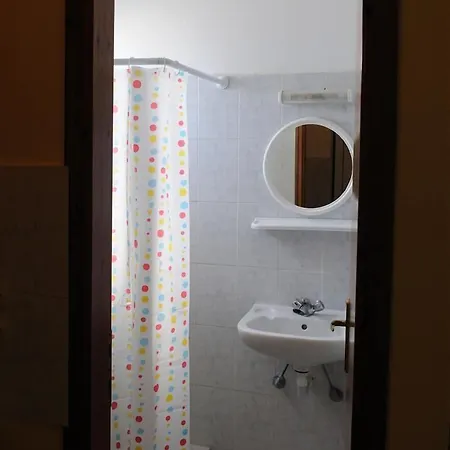 Nikos 2 & Aparthotel 2*