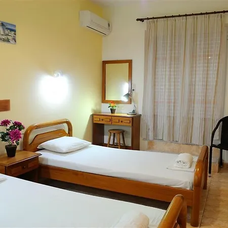 Nikos 2 & Aparthotel