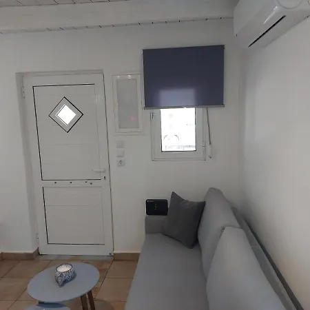 Small Anna&sofos Apartment *