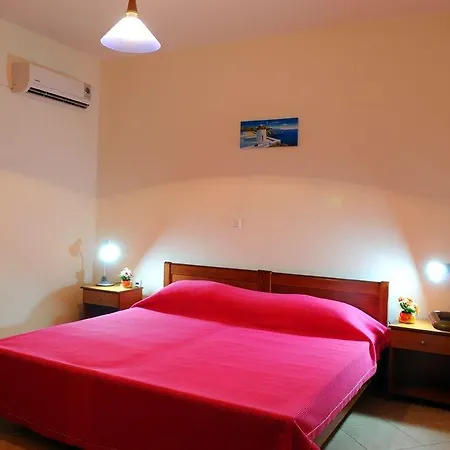 Nikos 2 & Aparthotel