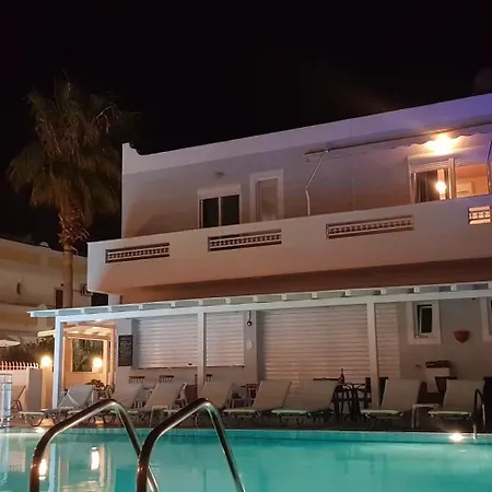 Dinos Pool Apartment *