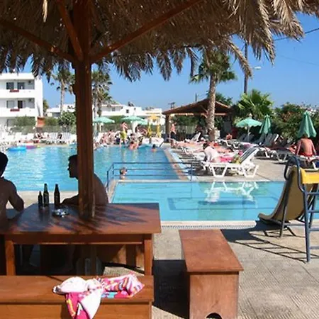 Hotel Peters Kool Pool Apts 2*