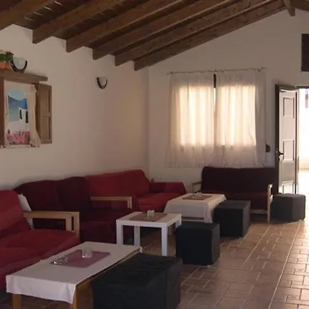 Peters Kool Pool Apts Kardamena (Kos)