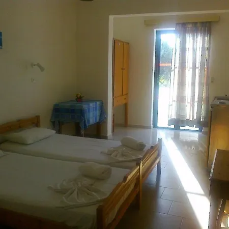 Nikos 2 & Aparthotel