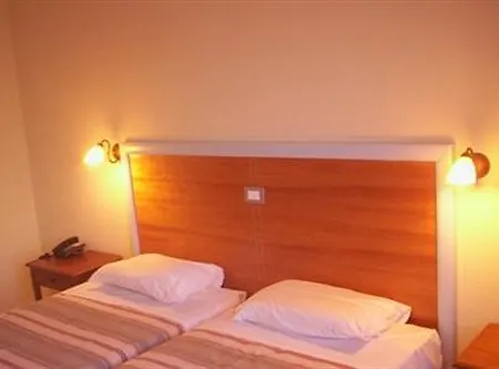 Hotel Kris Mari 3*
