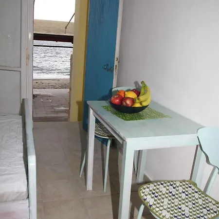 Annoula & Apartment