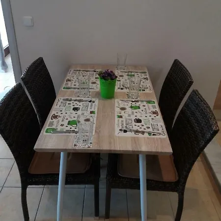 Ellie's Apartment *