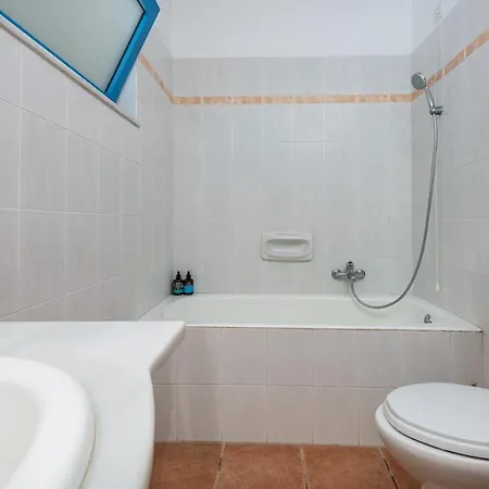 Olympia Mare Aparthotel 2*