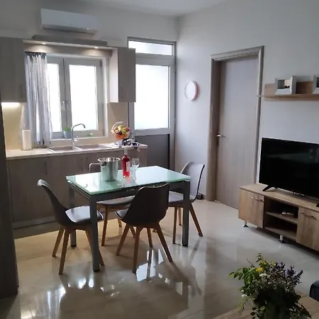 Apartment Fotaki's - Comfortable Newbuilt 2 Bedroom Home, 20 Meters From The Sea Kardamena (Kos)