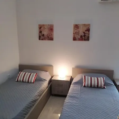 Apartment Fotaki's - Comfortable Newbuilt 2 Bedroom Home, 20 Meters From The Sea Kardamena (Kos)