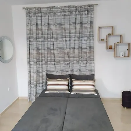 Fotaki's - Comfortable Newbuilt 2 Bedroom Home, 20 Meters From The Sea Apartment