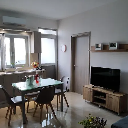 Fotaki's - Comfortable Newbuilt 2 Bedroom Home, 20 Meters From The Sea Apartment *
