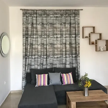 Fotaki's - Comfortable Newbuilt 2 Bedroom Home, 20 Meters From The Sea *