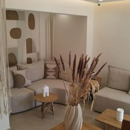 White Boutique & 5*