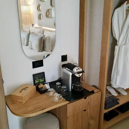 White Boutique & 5*
