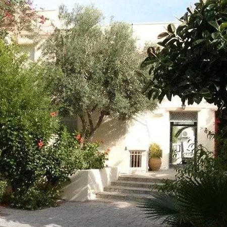 Nissia Kamares Aparthotel 3*