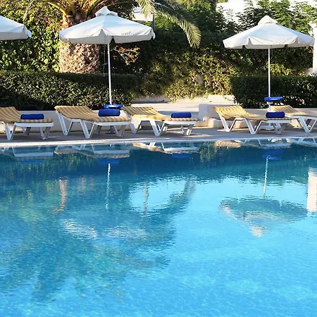 Aparthotel Nissia Kamares 3*