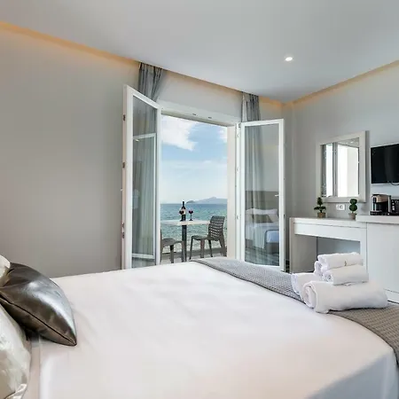 Hotel Kyma & 3*